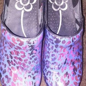 Nursing shoes